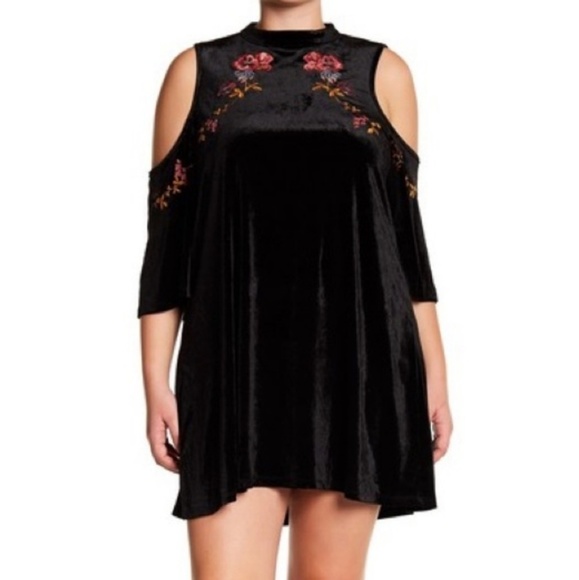 Black Velvet Embroidered Cold Shoulder Dress - 1X - Picture 1 of 4